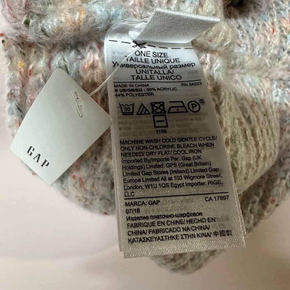 GAP Women’s Scarf One Size NWT Soft Knit Pastel Colors Cozy Winter Wrap ski - Picture 4 of 6